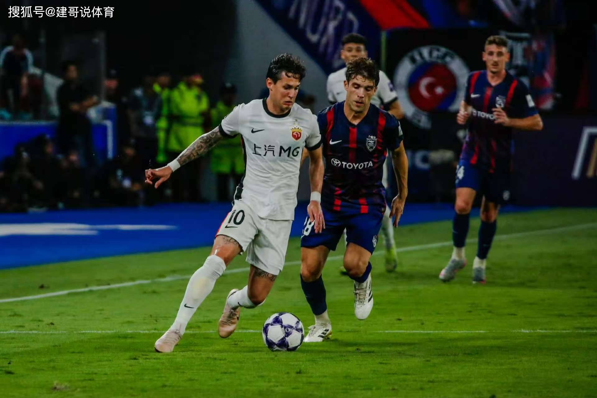 包含国际米兰发布备战花絮，今晨外线爆发，中超任务艰巨，赛季目标并未改变的词条-爱游戏娱乐棋牌