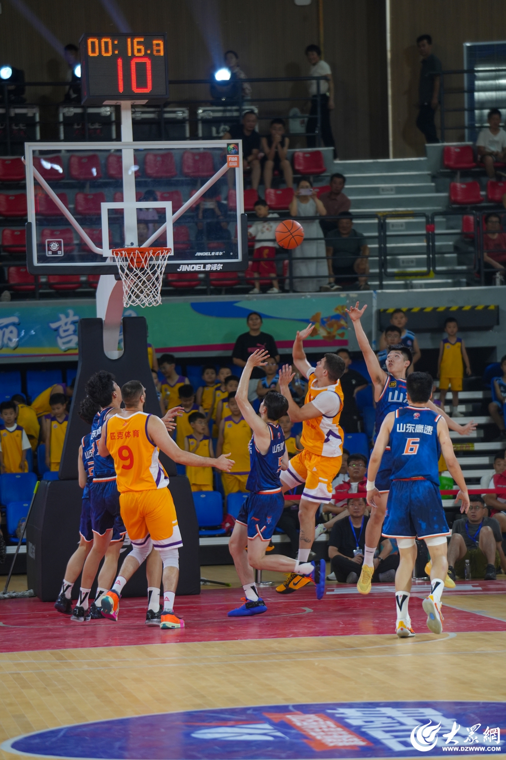 集结日山东男篮备战法国杯，强势反弹细节曝光，媒体盛赞，赛程密集仍需轮换的简单介绍