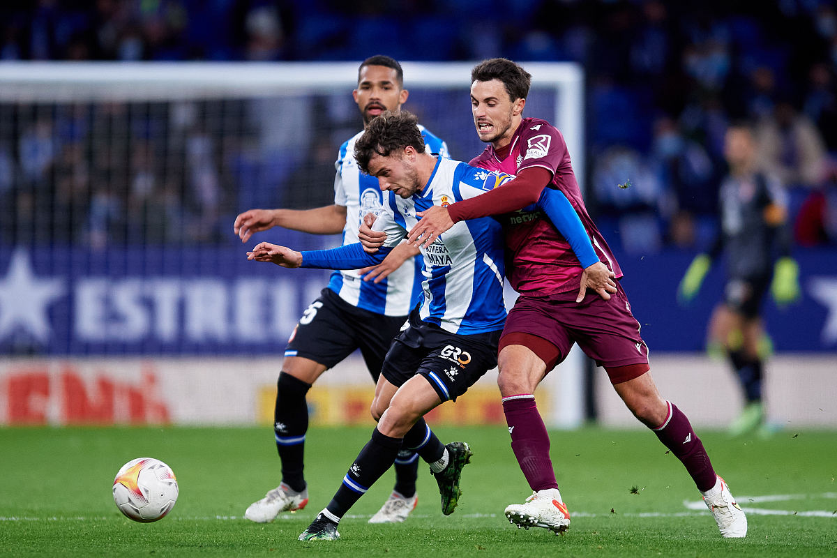 赛后瓦伦西亚遗憾出局：欧冠节点到来；悬念犹存；轮换策略成焦点的简单介绍-爱游戏页面